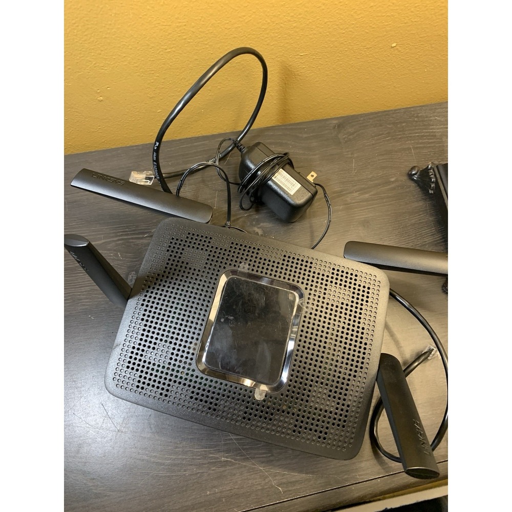 Linksys EA8300 Max-Stream AC2200 Mu-Mimo Tri-Band Wireless Router